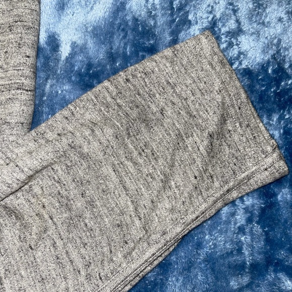 Gray jumper - Picture 2 of 3